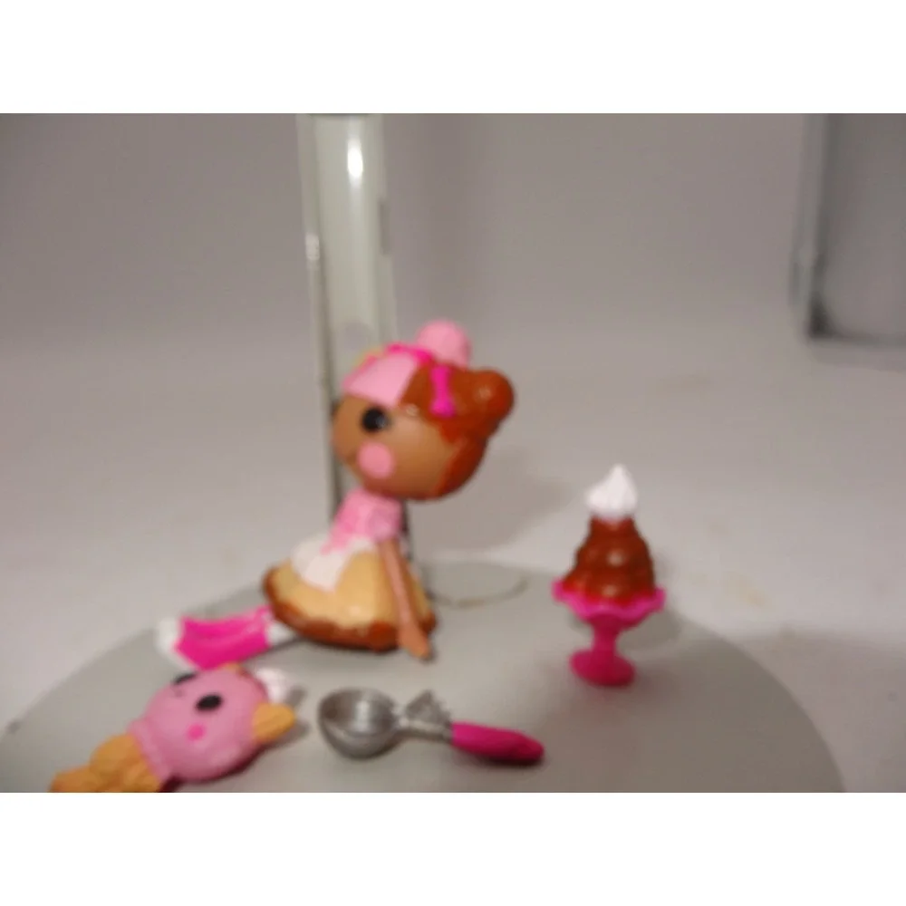 Lalaloopsy Mini Doll‎ Scoops Waffle Cone Set w/Pet & Accessories 2011 MGA